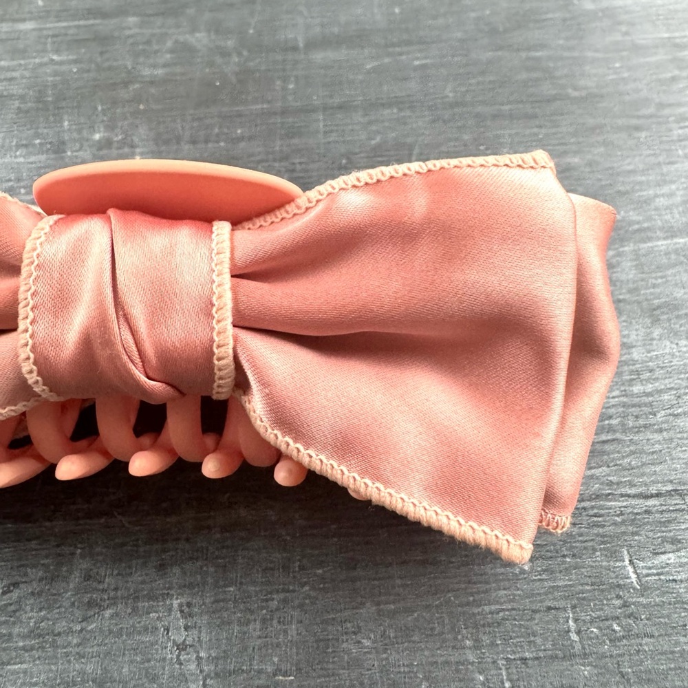 Sincerely Jules Claw Clip Large Satin Bow in Dusty Rose Pink - Picture 7 of 8